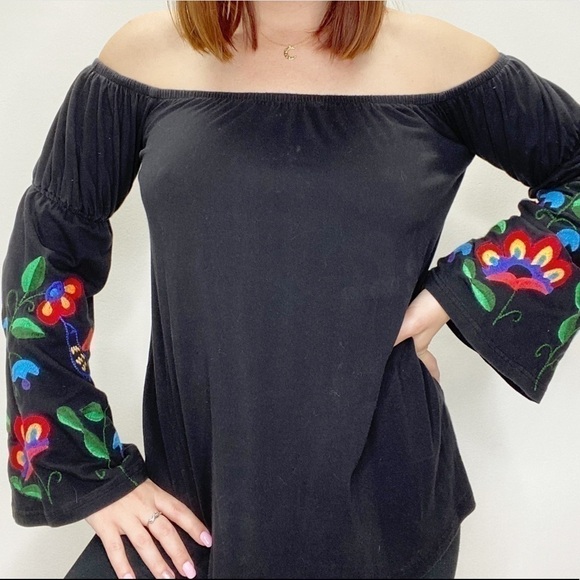 Va Va Voom Tops - Va Va by Joy Han Floral Embroidered Bell Sleeve Top Sz S